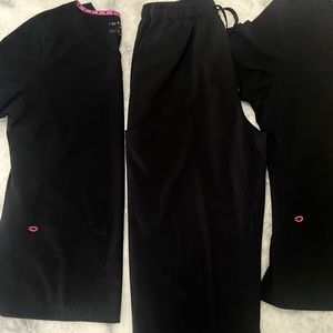 Heart Soul 4 piece extreme scrub set 2 tops & 2 bottom Sz L ( 2 sets)